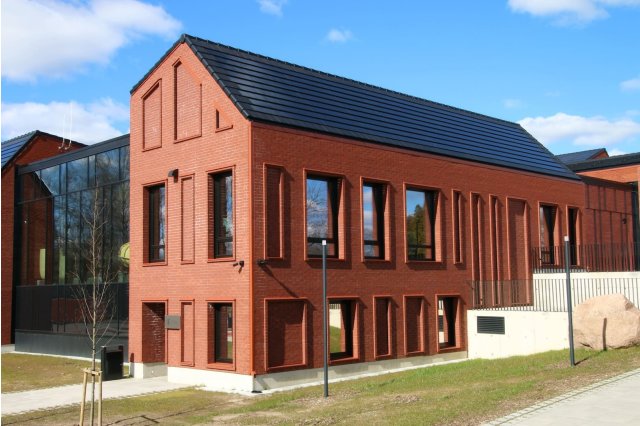 Smart solar roofing solution for house design. Solarstone.